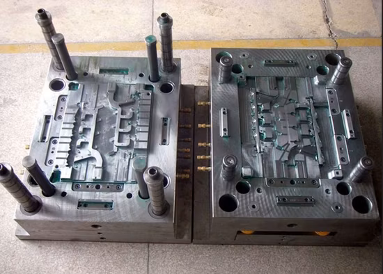 Custodia per telefono caldo di precisione per elettronica/PC domestico/ABS/copertura/stampo a iniezione in plastica per parti di giocattoli